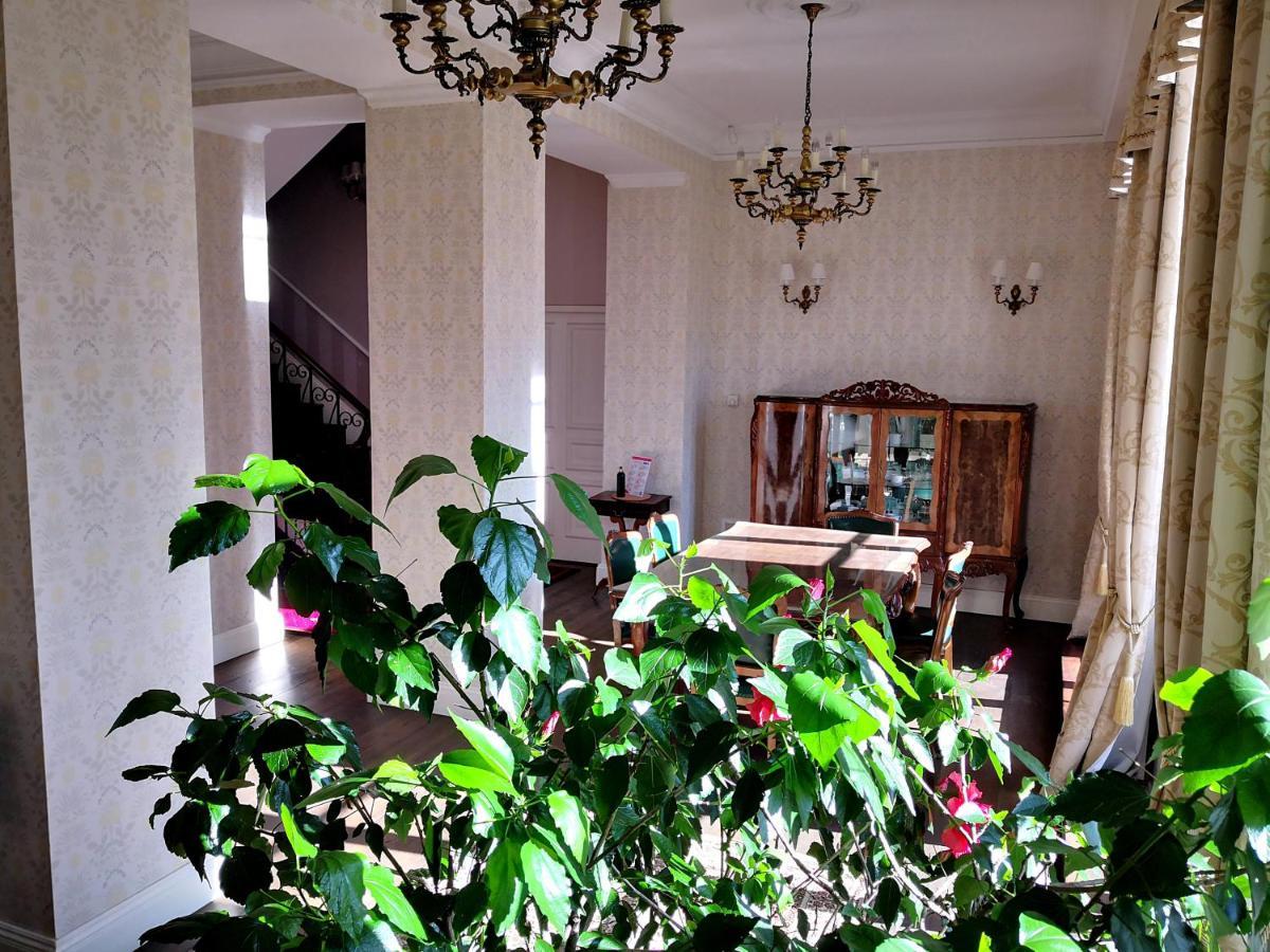 Dwor Sierakow Hotel Buitenkant foto