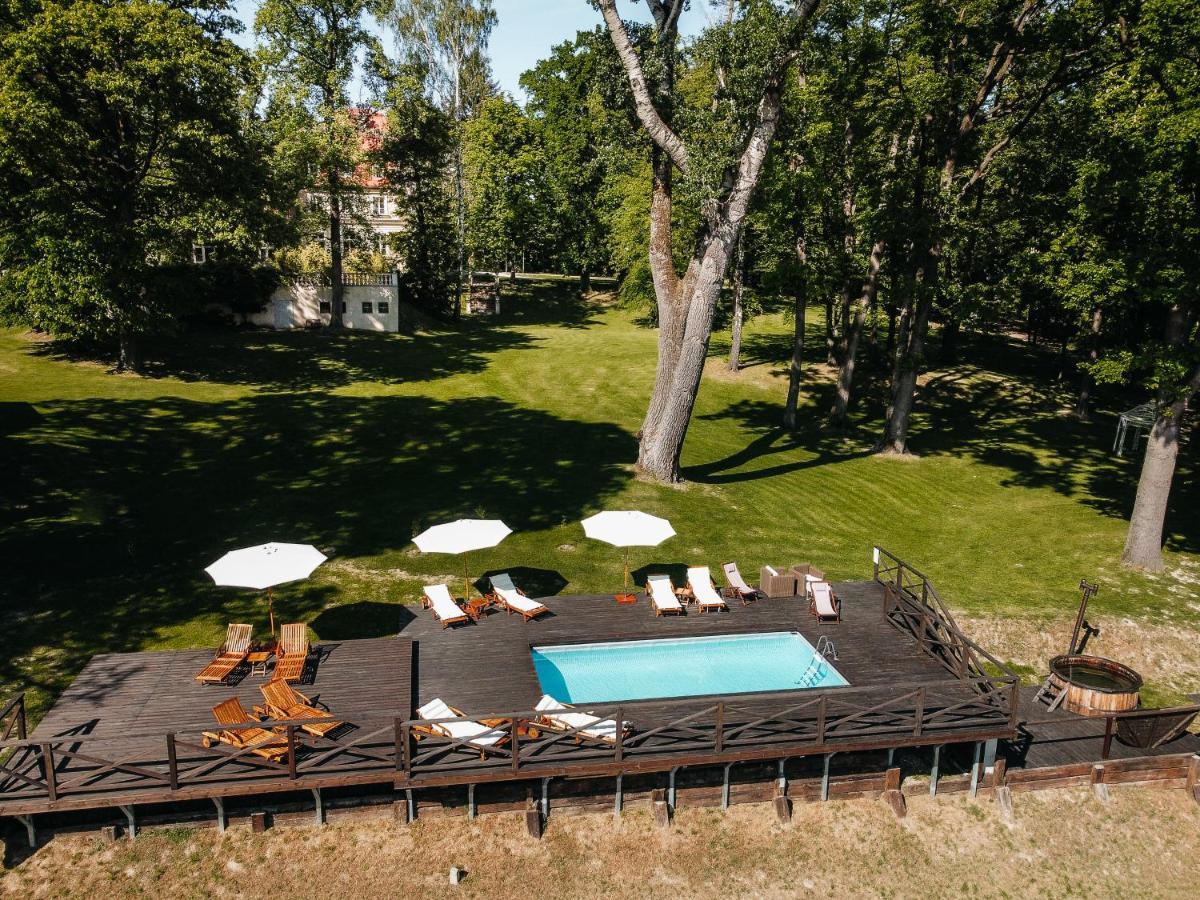 Dwor Sierakow Hotel Buitenkant foto