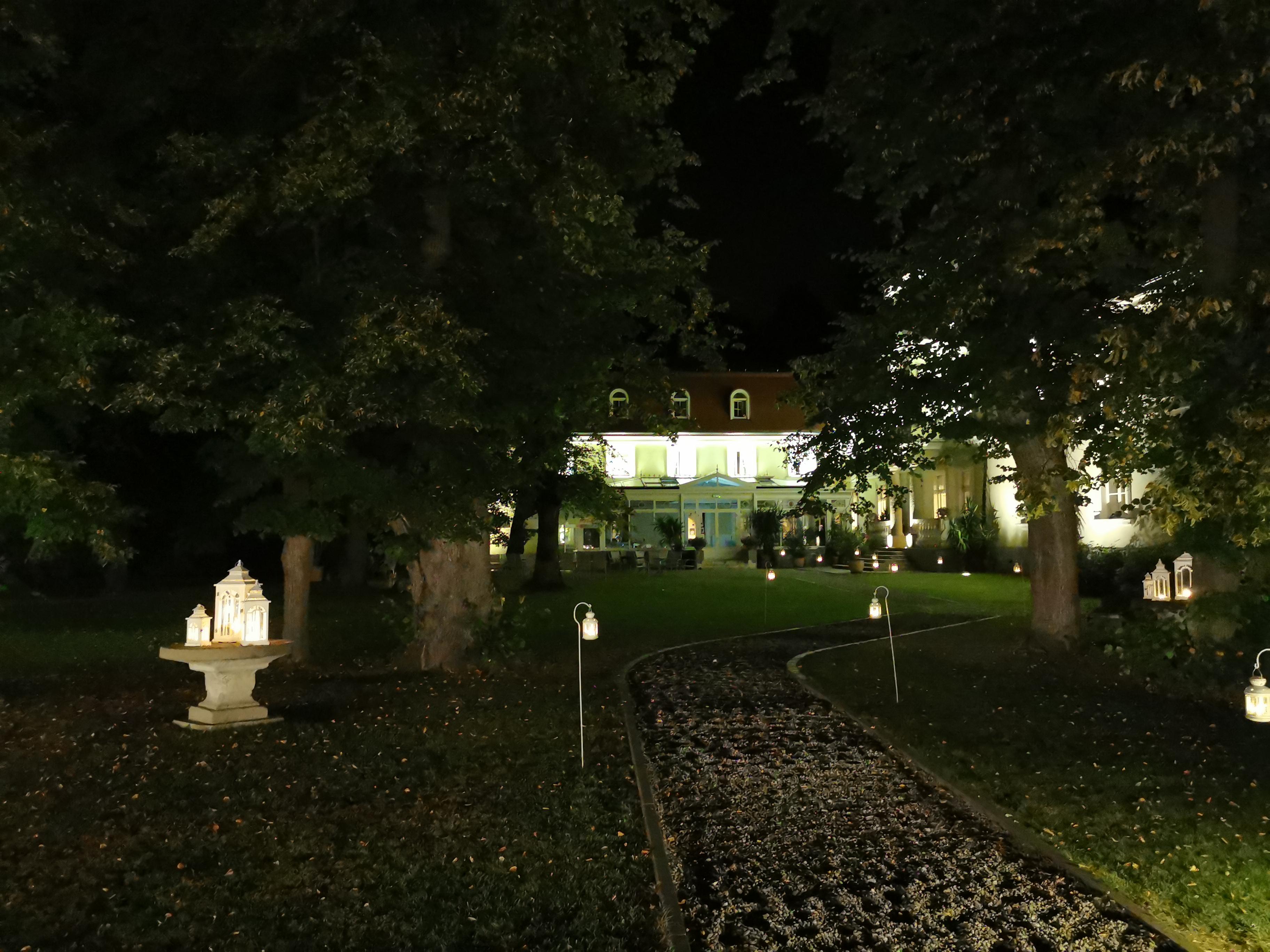 Dwor Sierakow Hotel Buitenkant foto