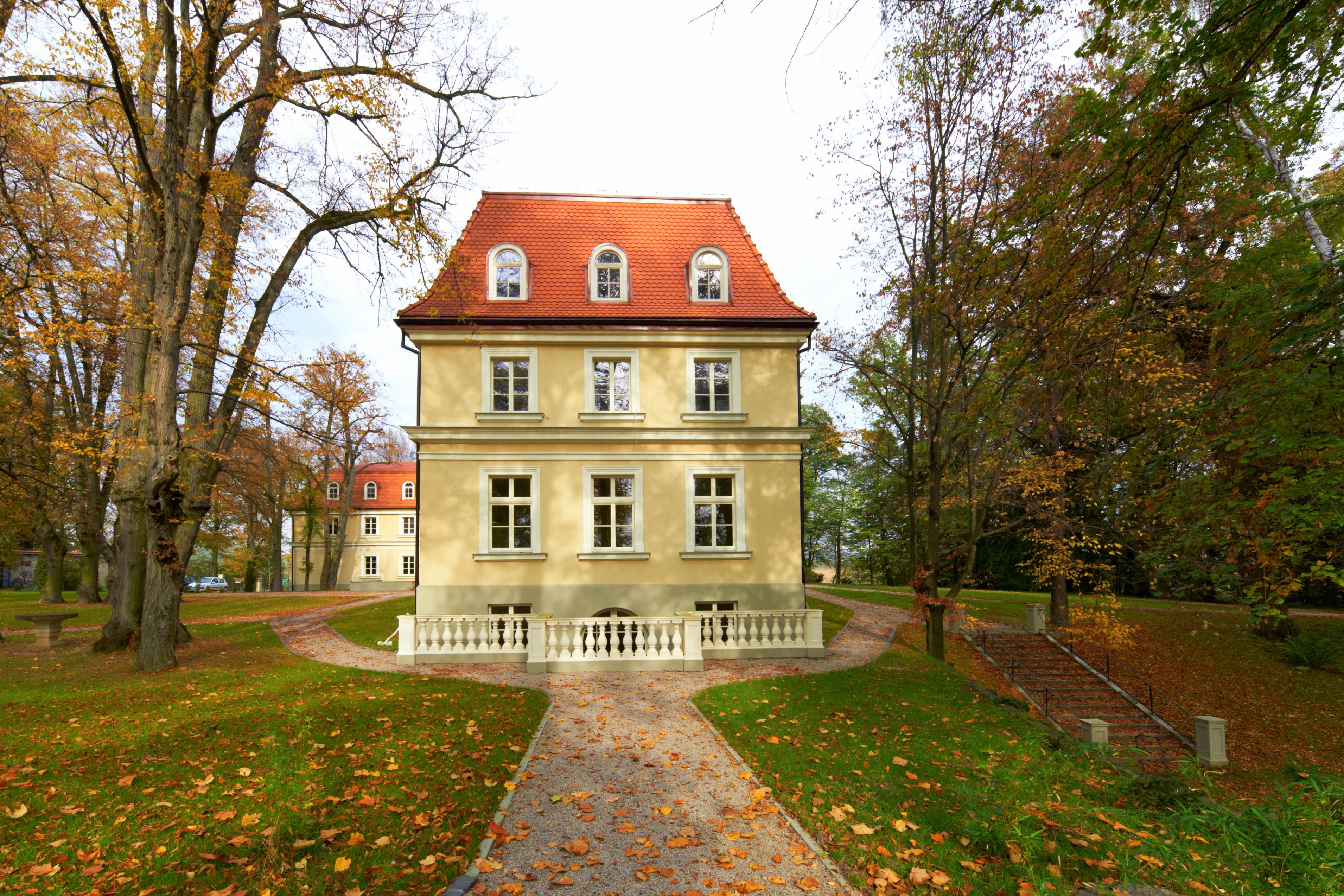 Dwor Sierakow Hotel Buitenkant foto