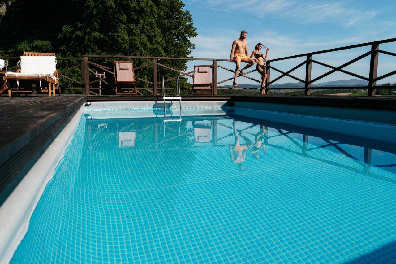 Dwor Sierakow Hotel Buitenkant foto